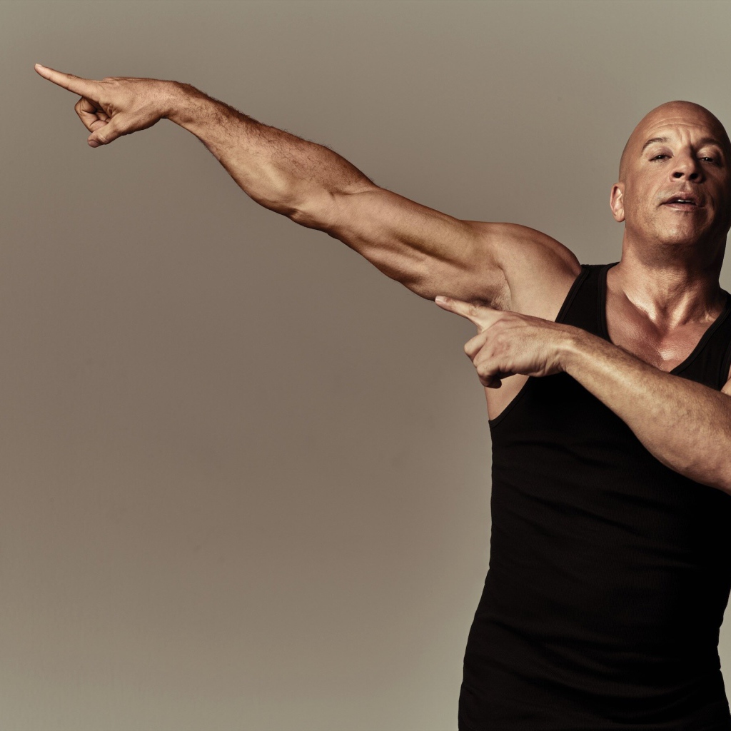 Актер Вин Дизель в черной майке