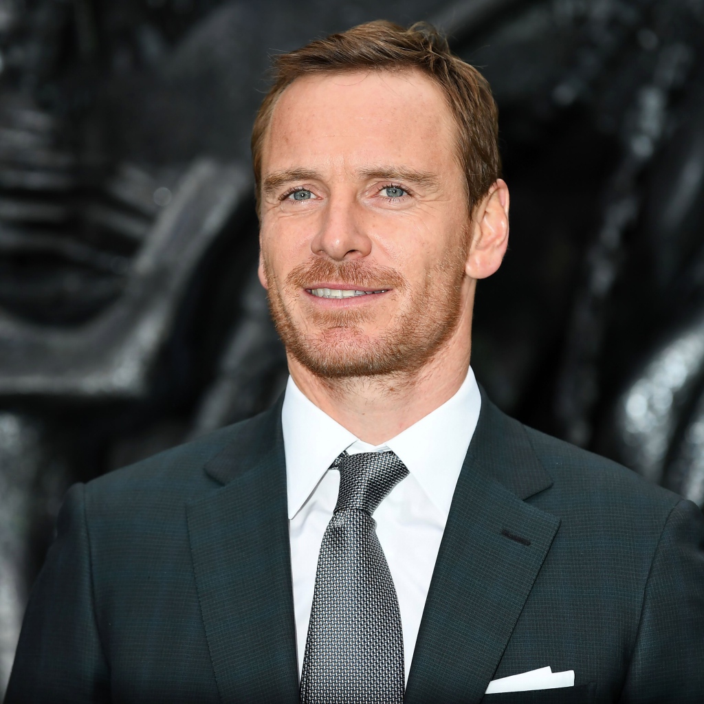 Красивая улыбка актера Майкла Фассбендера