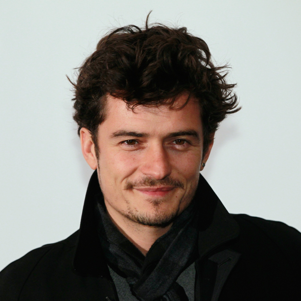 Кареглазый мужчина, актер Орландо Блум