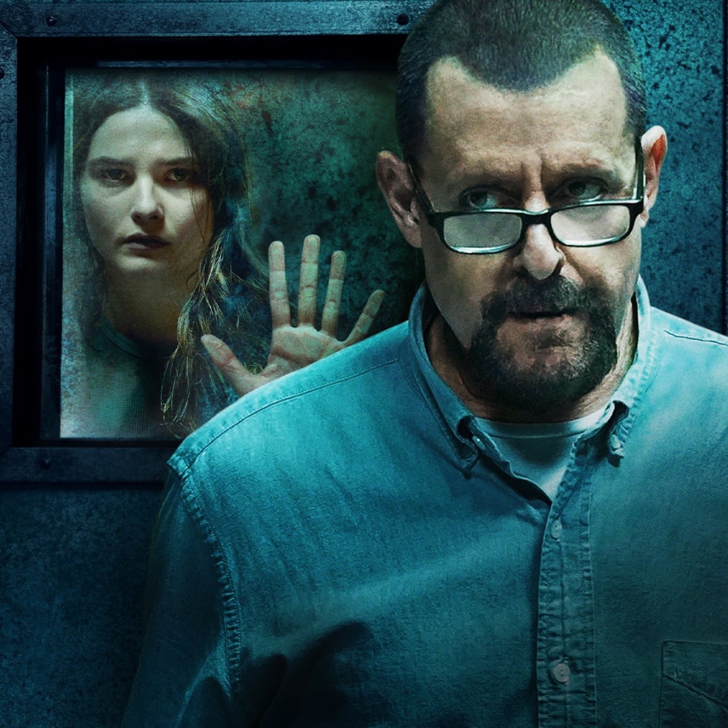 Постер фильма Девушка в подвале, 2021