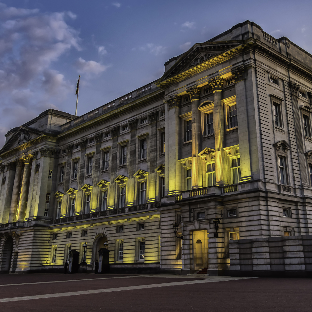 Букингемский дворец в сумерках, Лондон