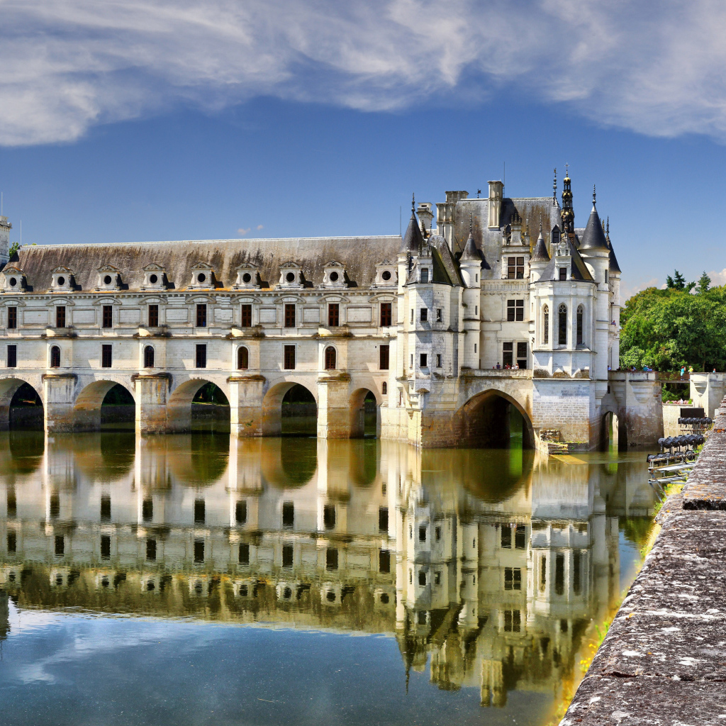 Красивый старинный замок Шенонсо, Франция