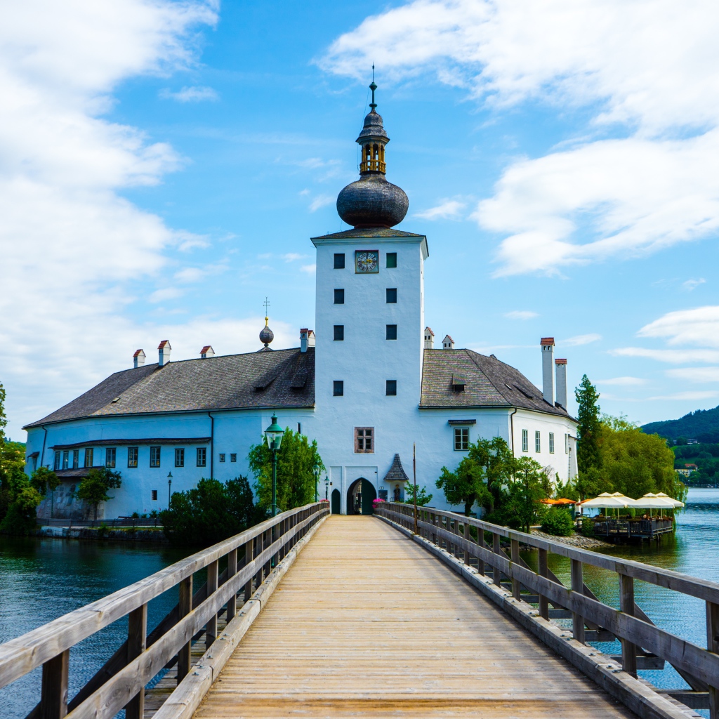 Храм на берегу озера, Австрия