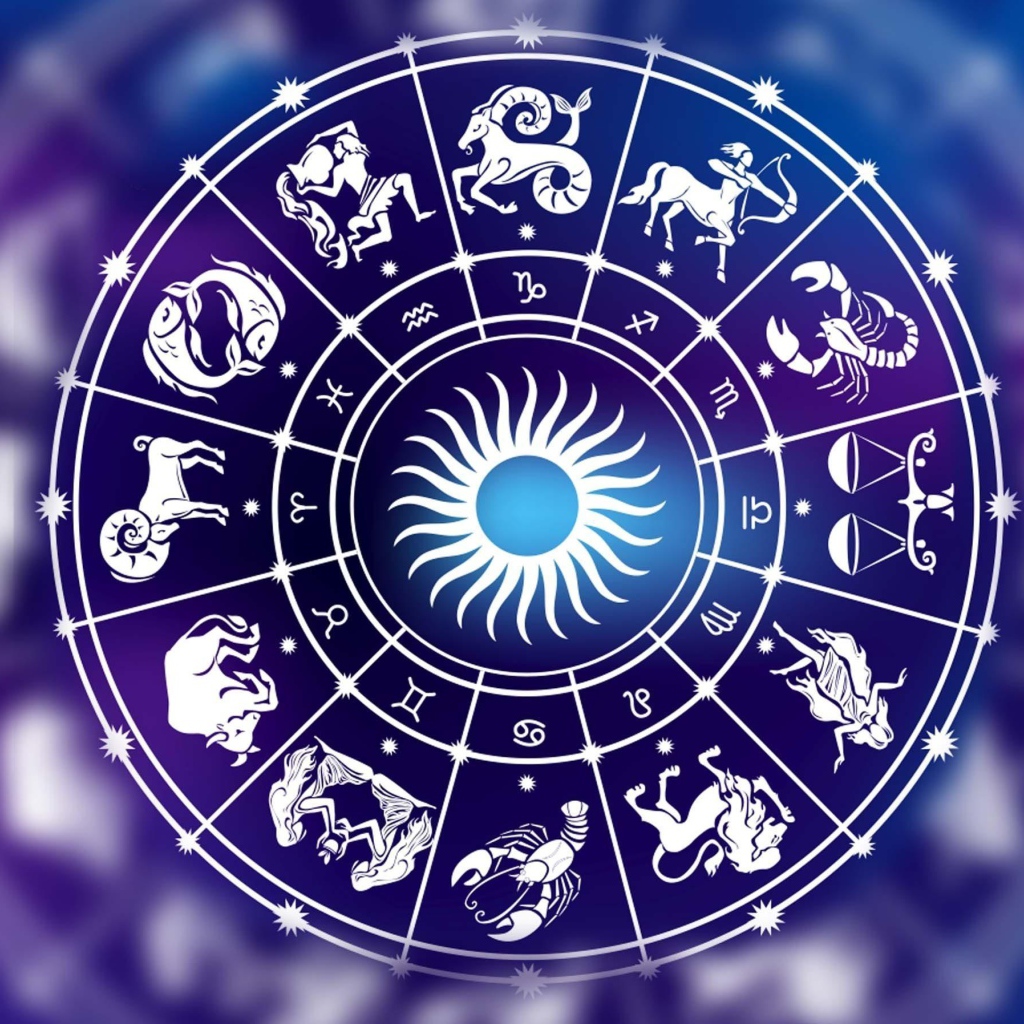 Зодиакальный круг на синем фоне