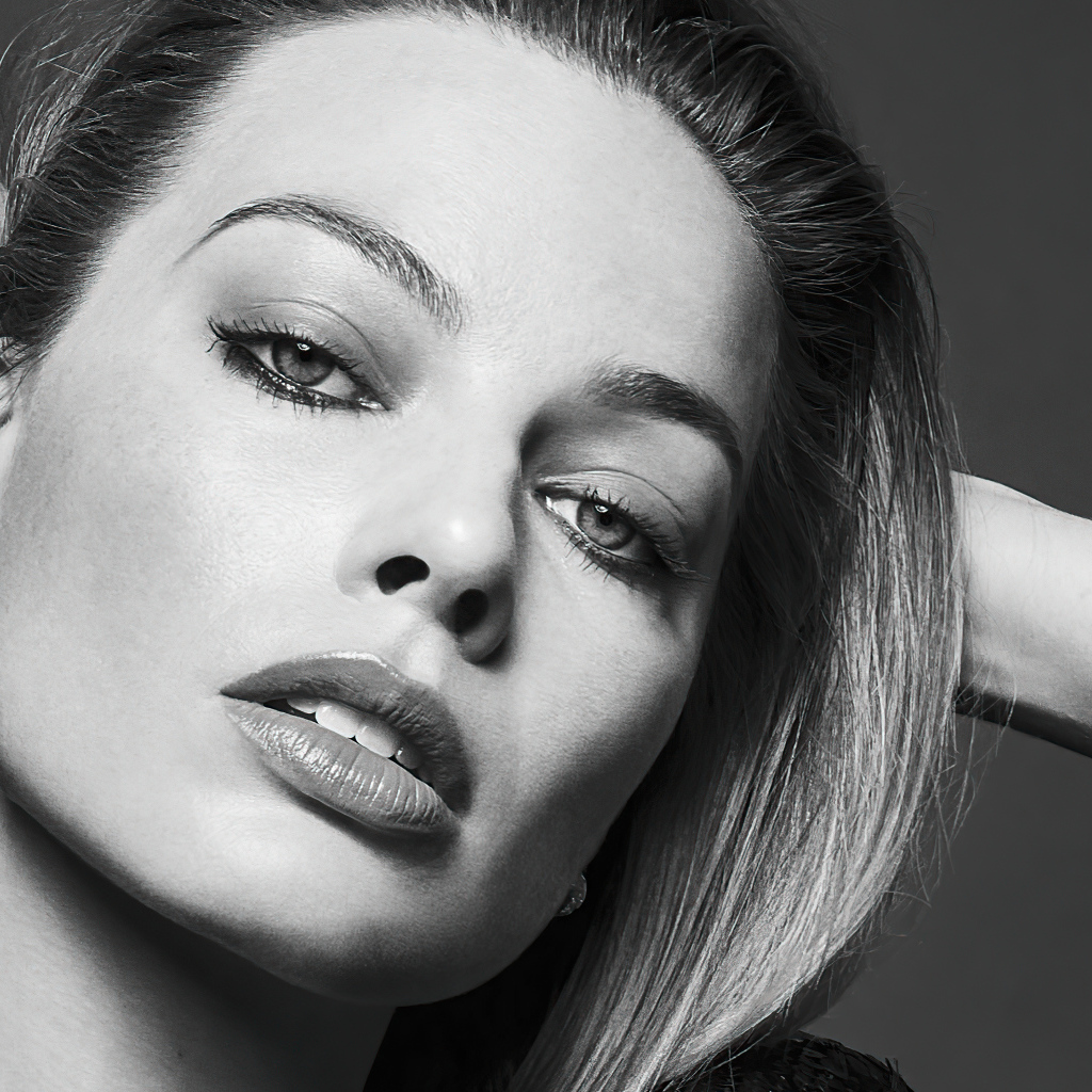 Актриса Марго Робби черно-белое фото