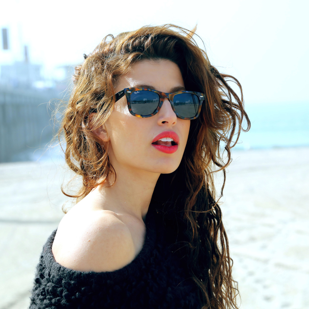 American actress Tanya Raymond in sunglasses