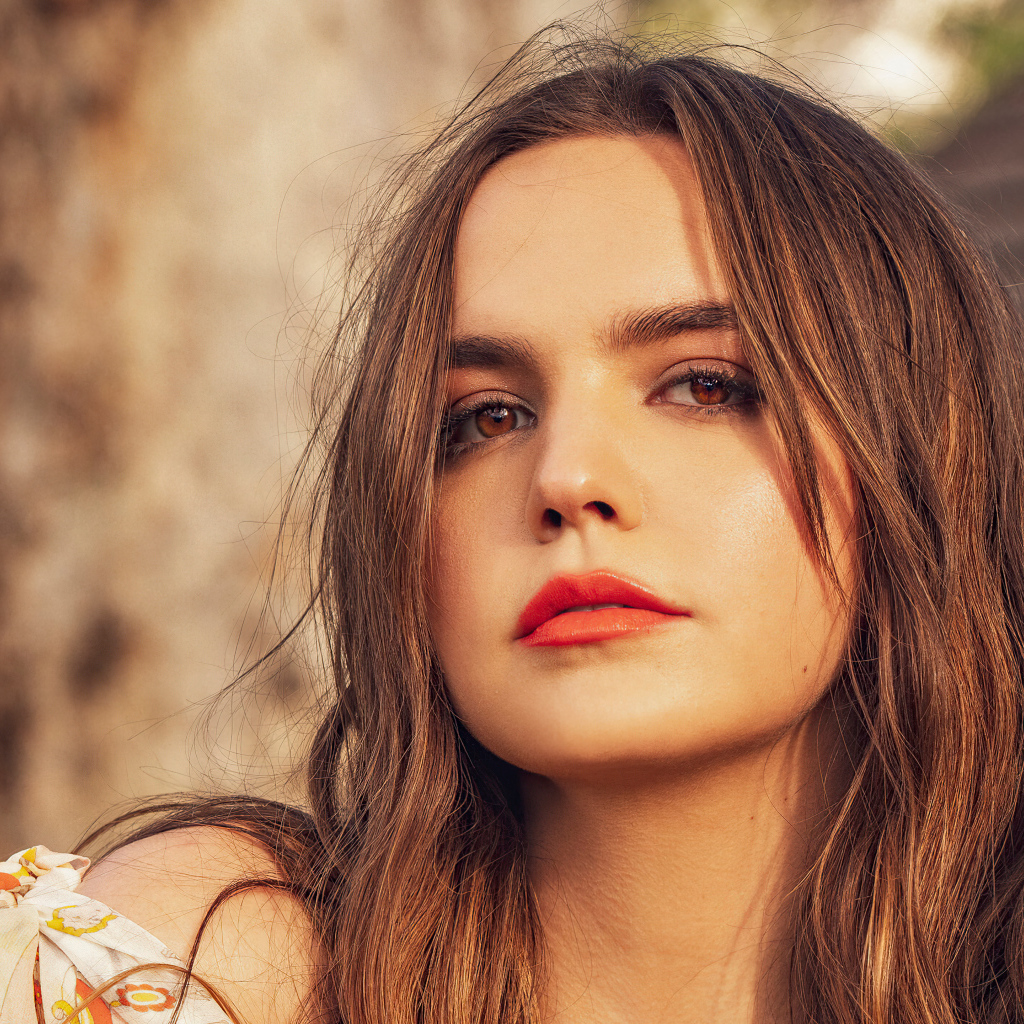 Милая актриса Бэйли Мэдисон крупным планом