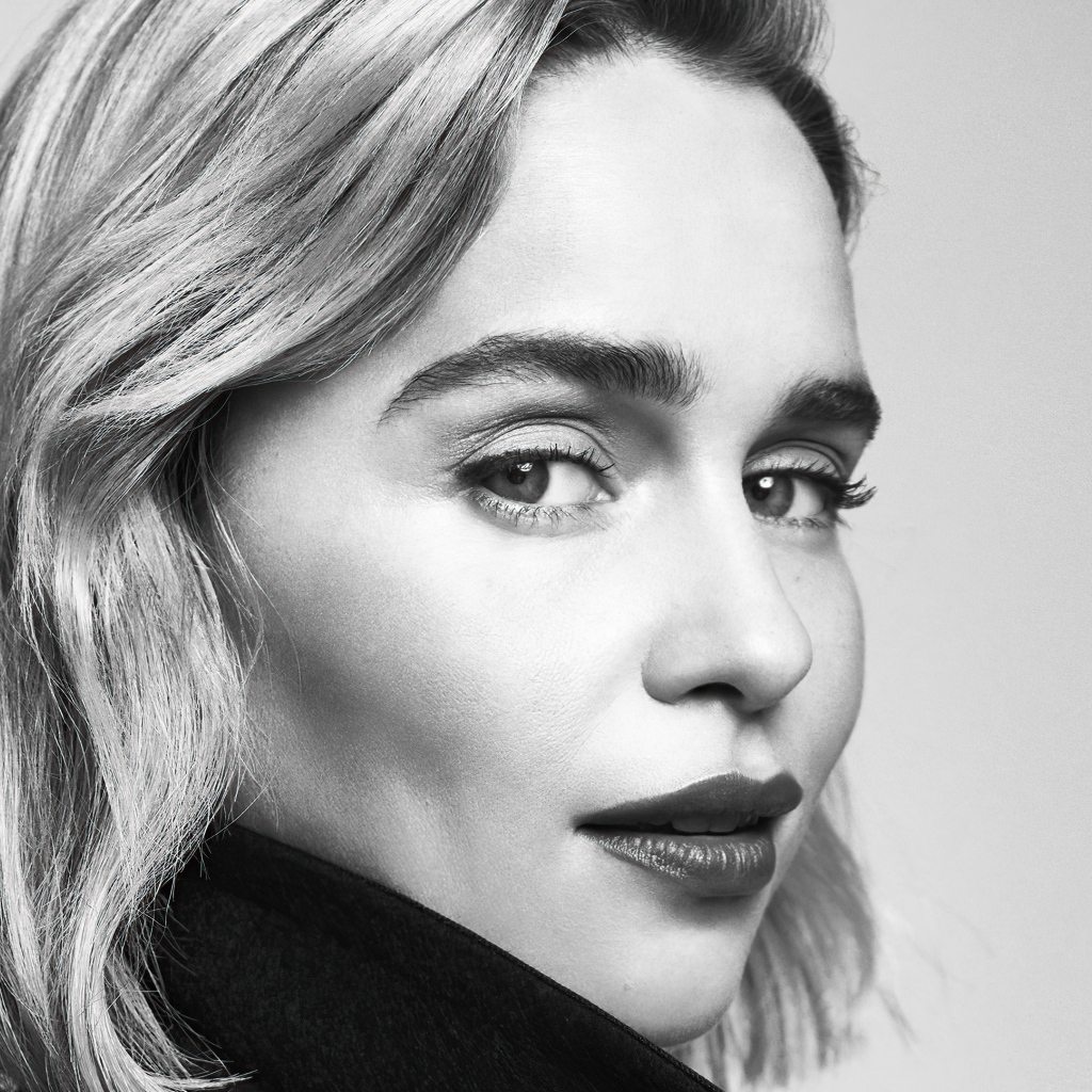 Девушка с красивыми глазами, актриса Эмилия Кларк