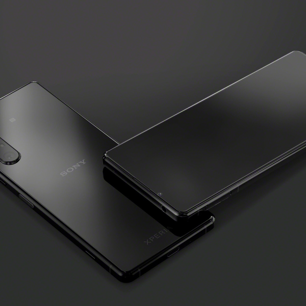 Черный тонкий смартфон Sony Xperia 1 II