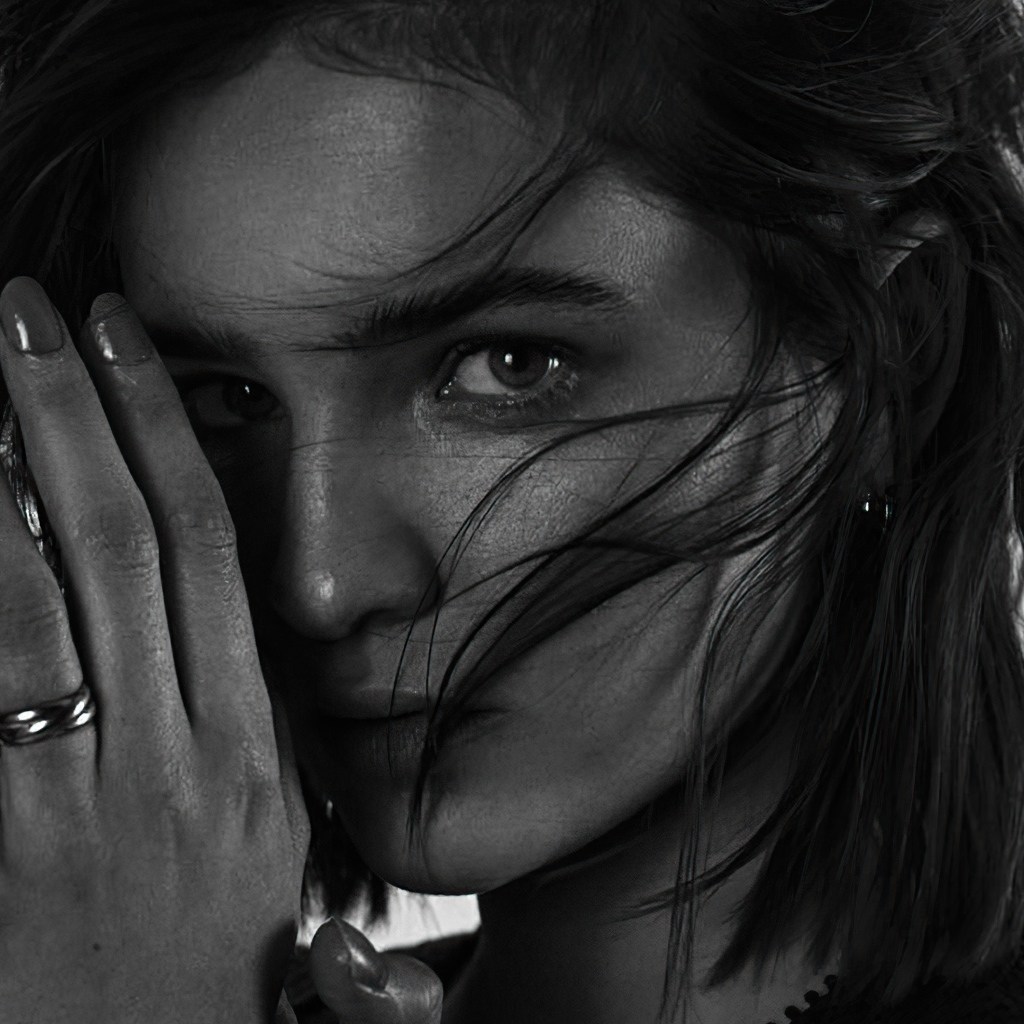 Лицо актрисы Лизы Викари