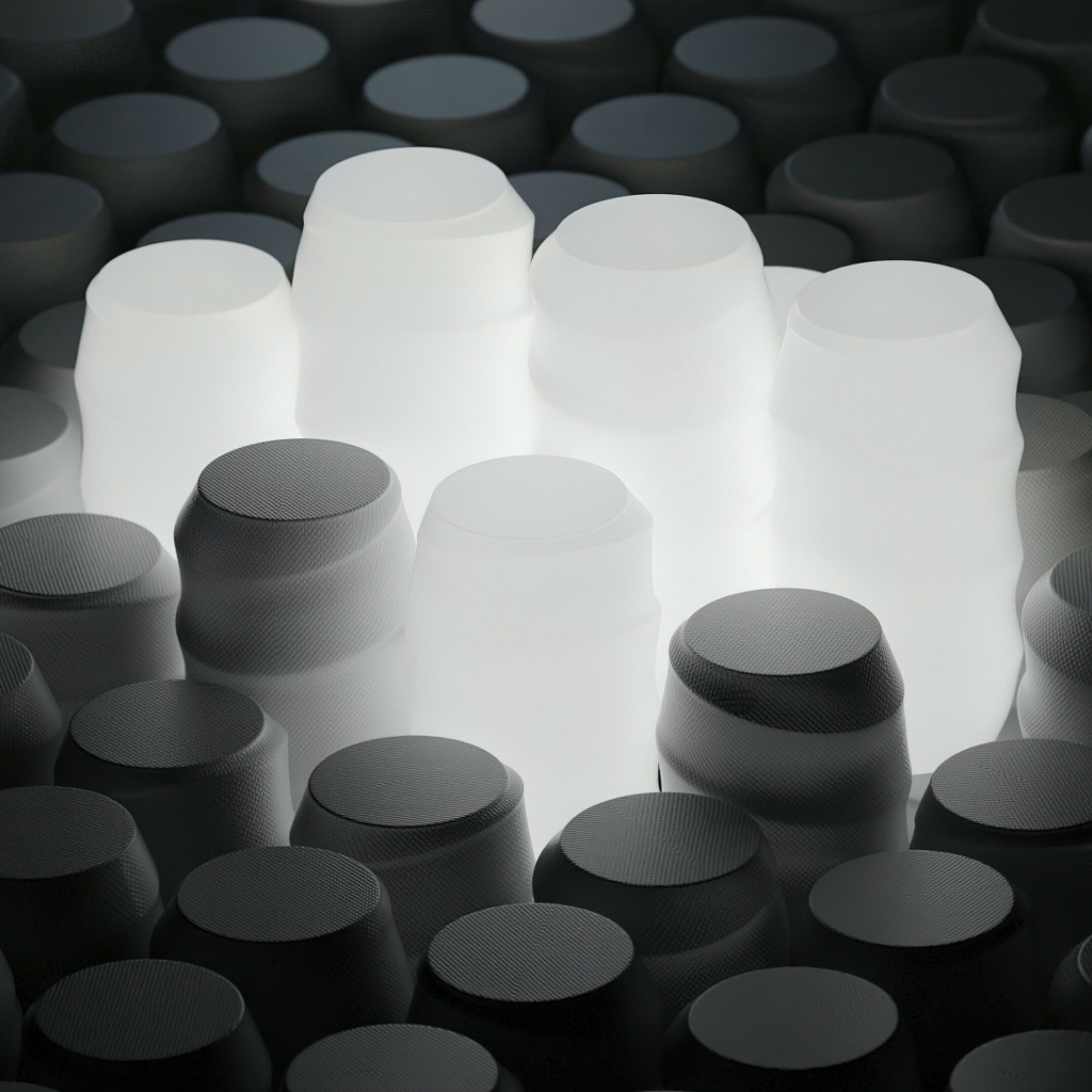 Черные  и белые 3д фигуры