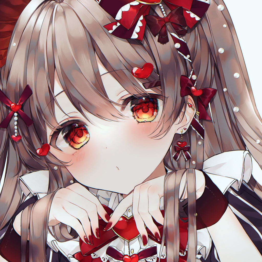 Девушка аниме с красными сердечками
