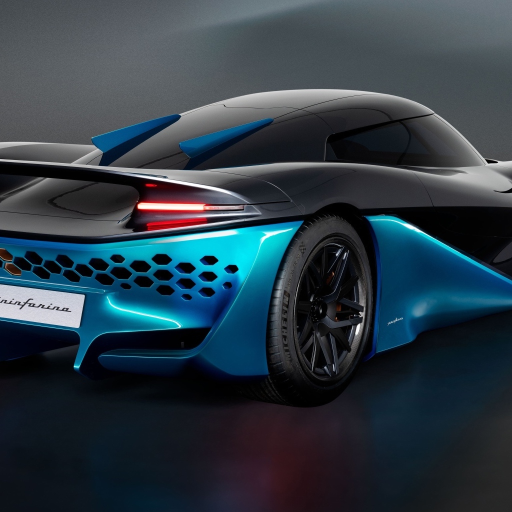 Быстрый автомобиль Viritech Apricale 2022 года вид сзади