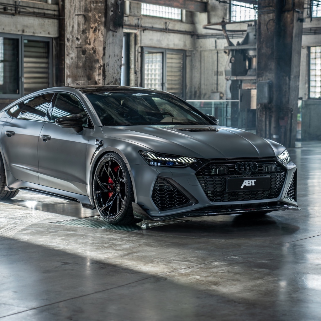 Автомобиль ABT RS7 Legacy Edition 2023 года в здании