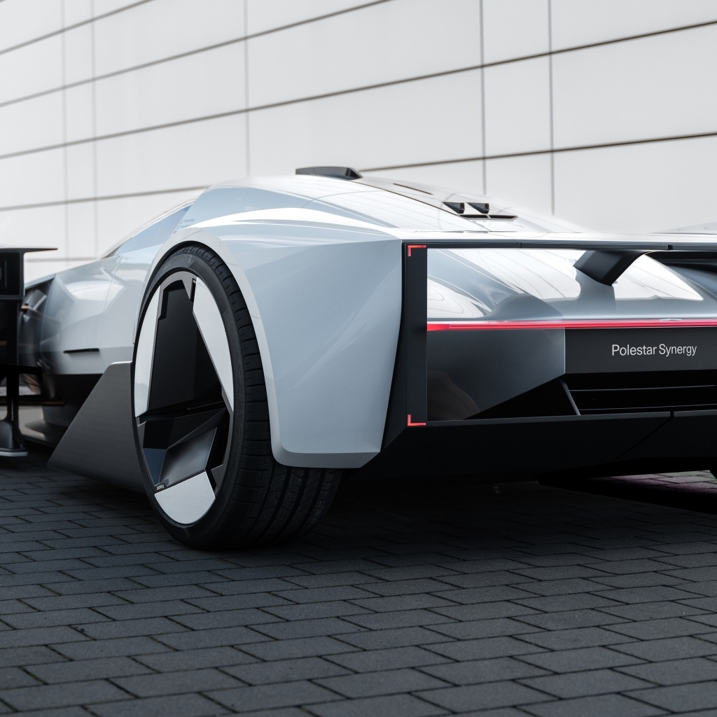 Спорткар Polestar Synergy 2023 года вид сзади