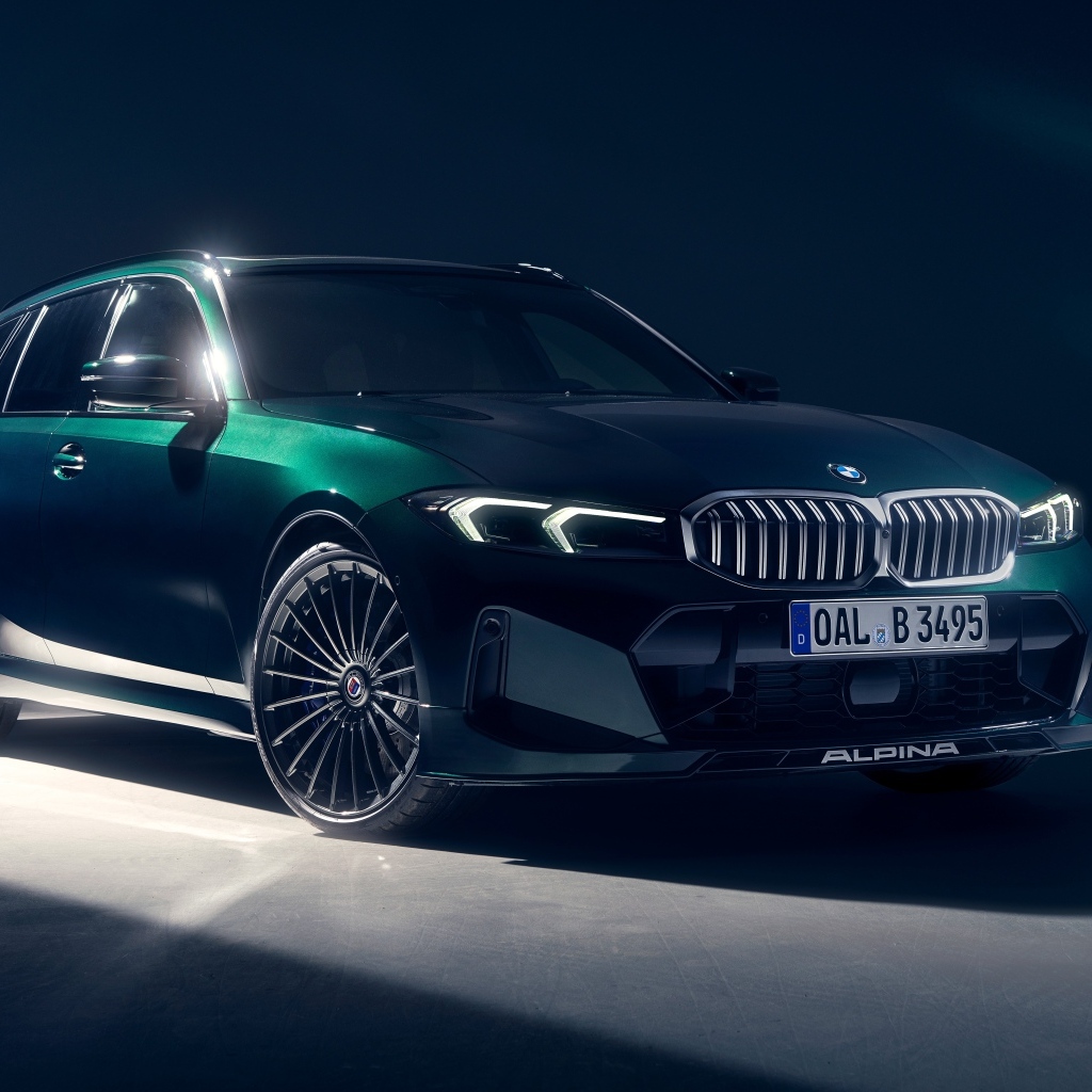 Зеленый автомобиль Alpina B3 Touring