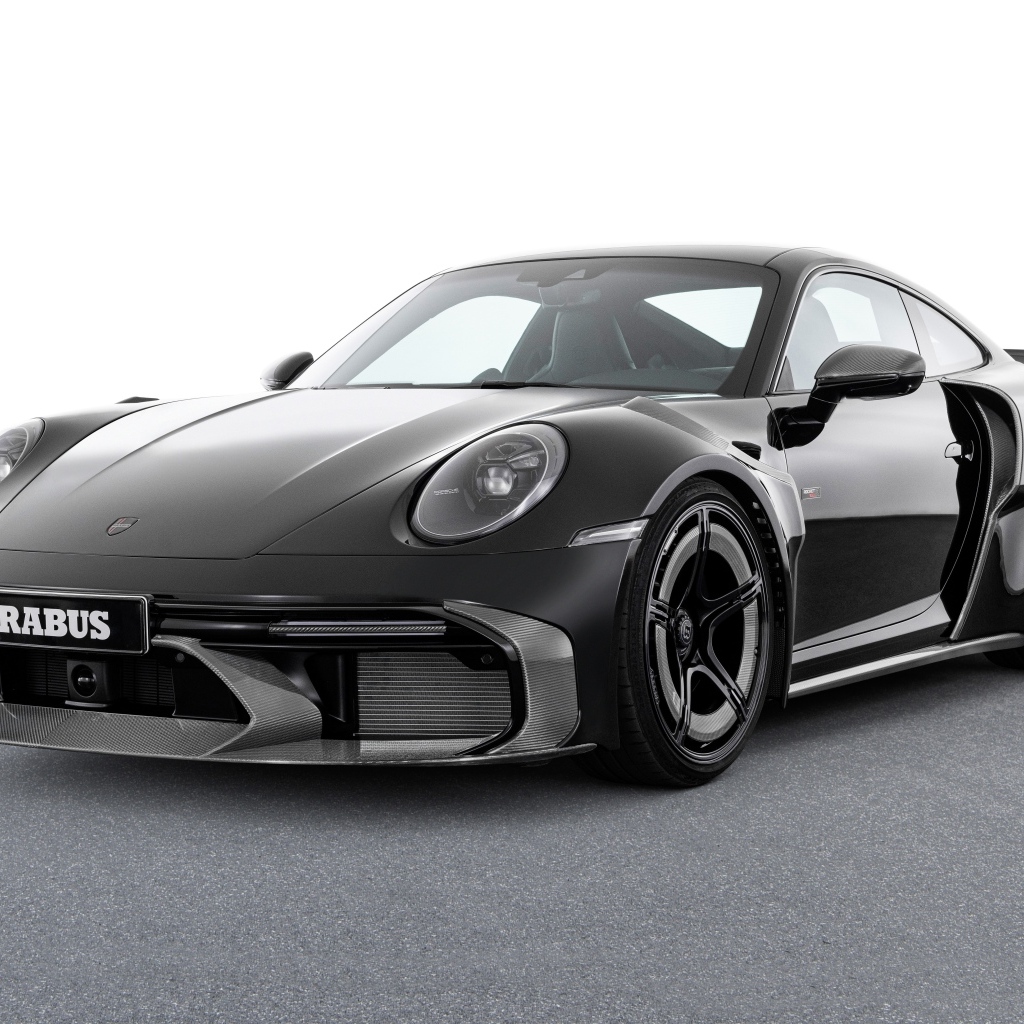 Черный автомобиль  Brabus 900 Rocket R