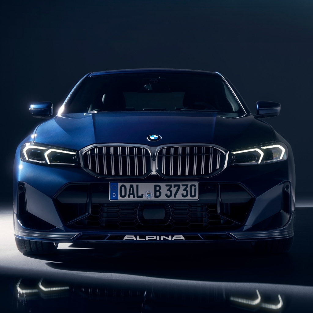 Синий автомобиль Alpina B3 Limousine