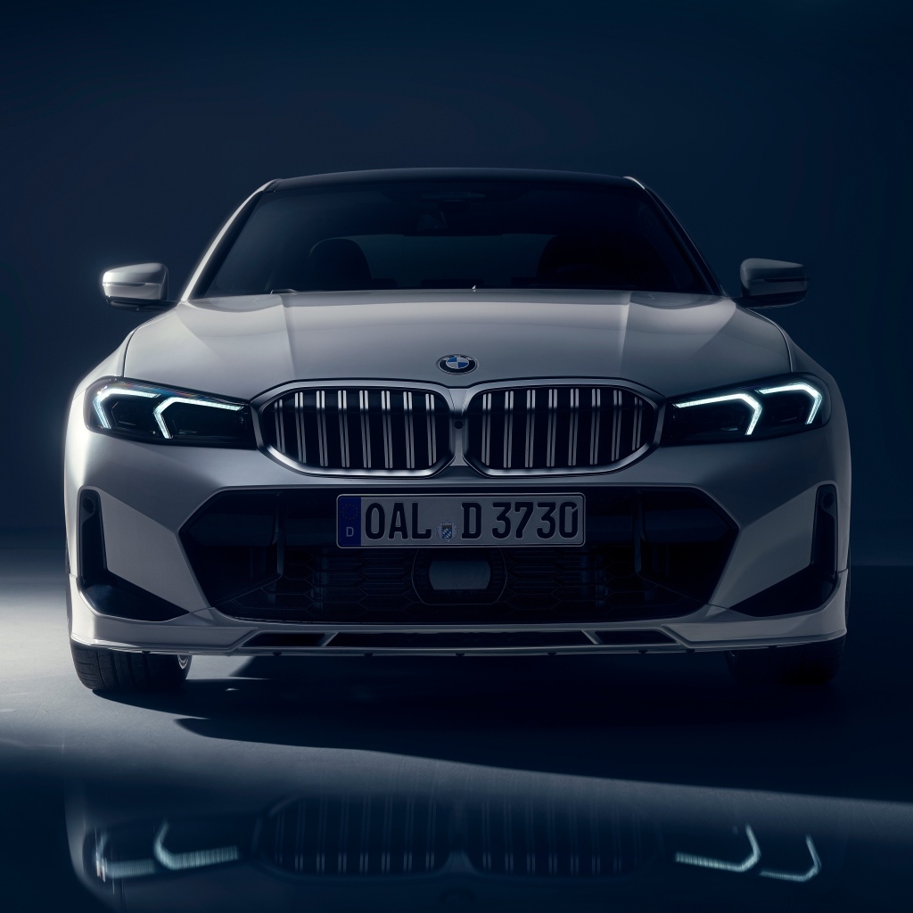 Автомобиль Alpina D3 S Limousine вид спереди