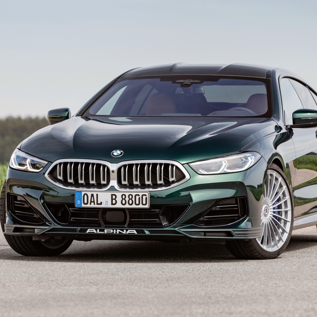 Зеленый автомобиль Alpina B8