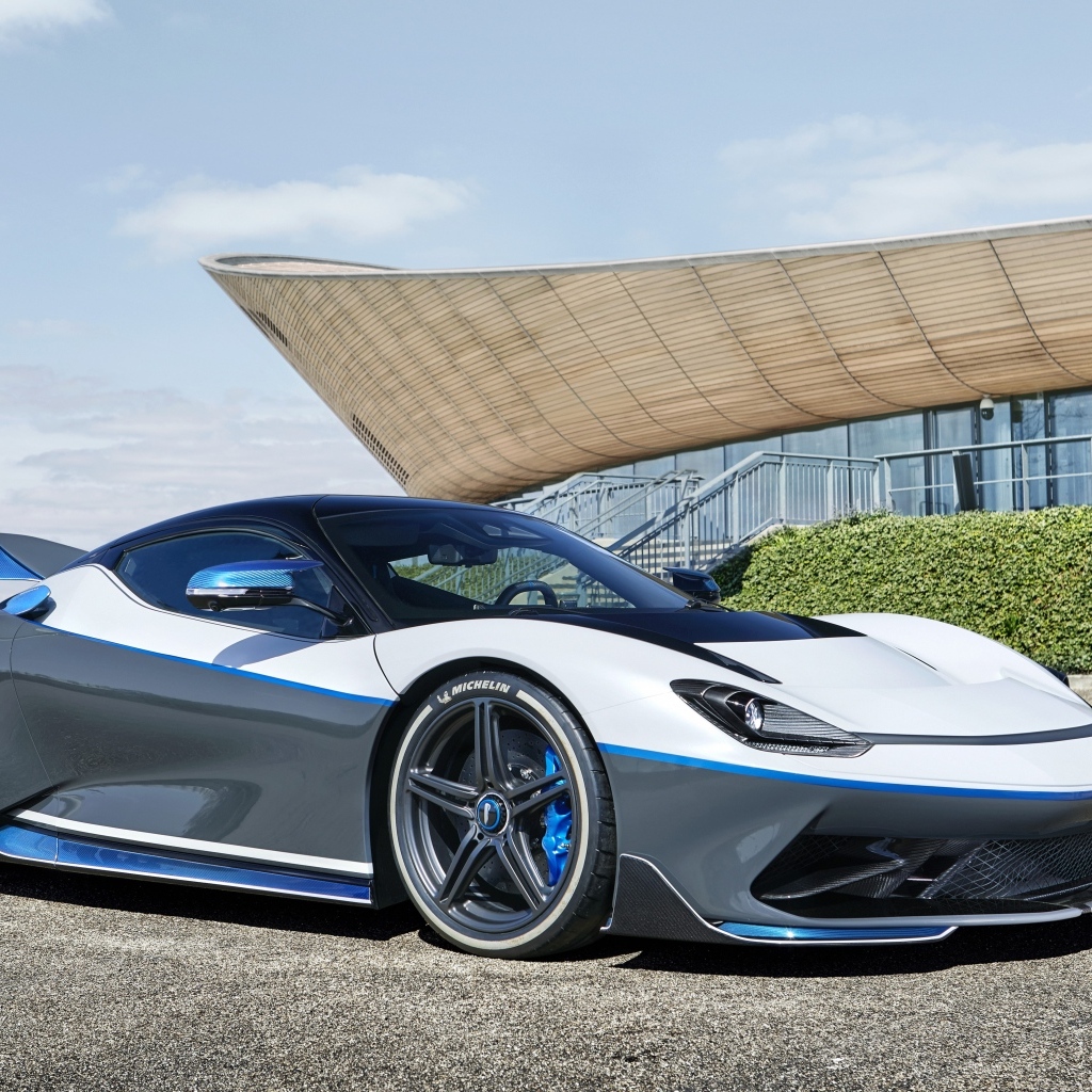 Спортивный автомобиль Pininfarina Battista Anniversario