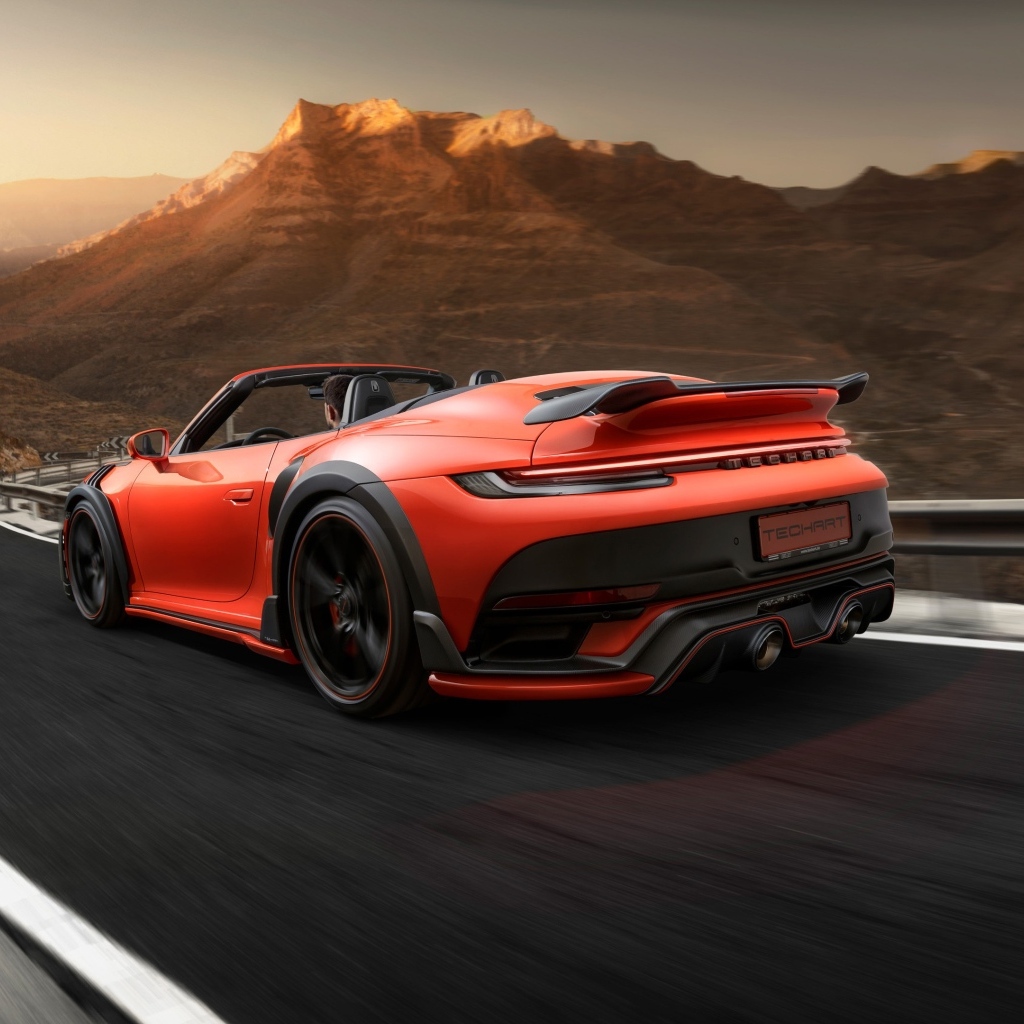 Красный кабриолет TechArt GTstreet R