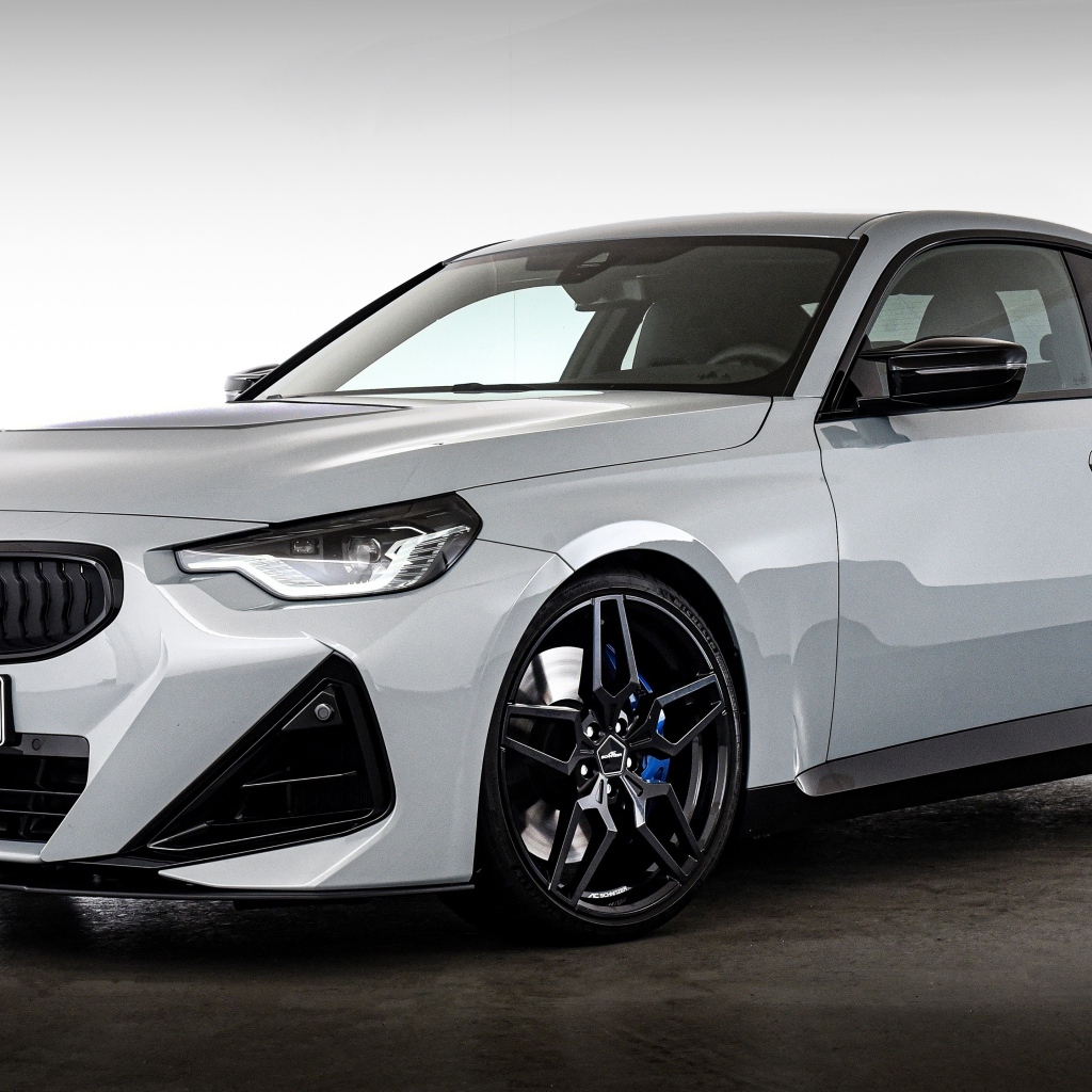 Серебристый автомобиль AC Schnitzer ACS2 4.0i