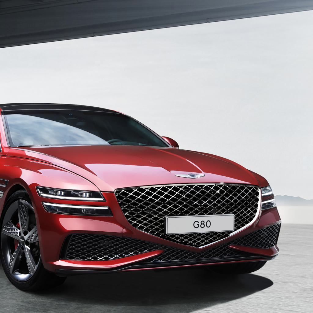 Стильный Genesis G80 Sport 2023 года вид спереди
