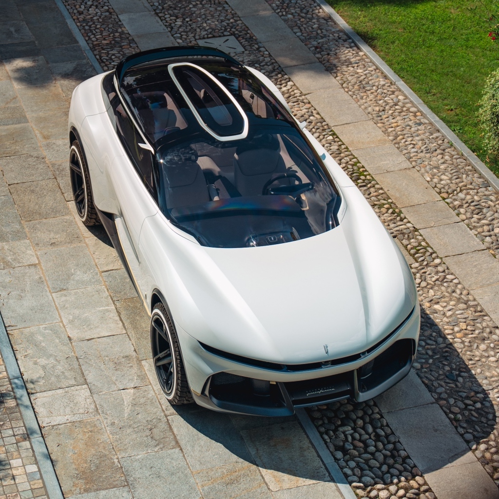 Вид сверху на автомобиль Pininfarina PURA Vision