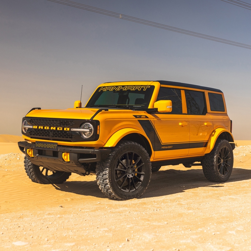Желтый внедорожник Manhart BC 400 2023  года