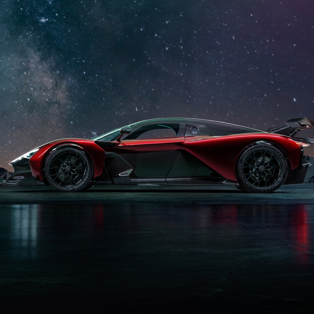 Спортивный автомобиль Zenvo Aurora Agil  на фоне ночного неба