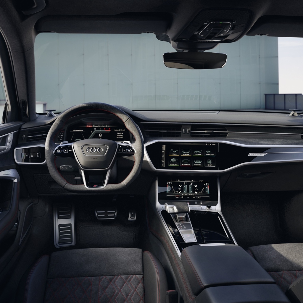 Черный кожаный салон автомобиля Audi S6 Sedan