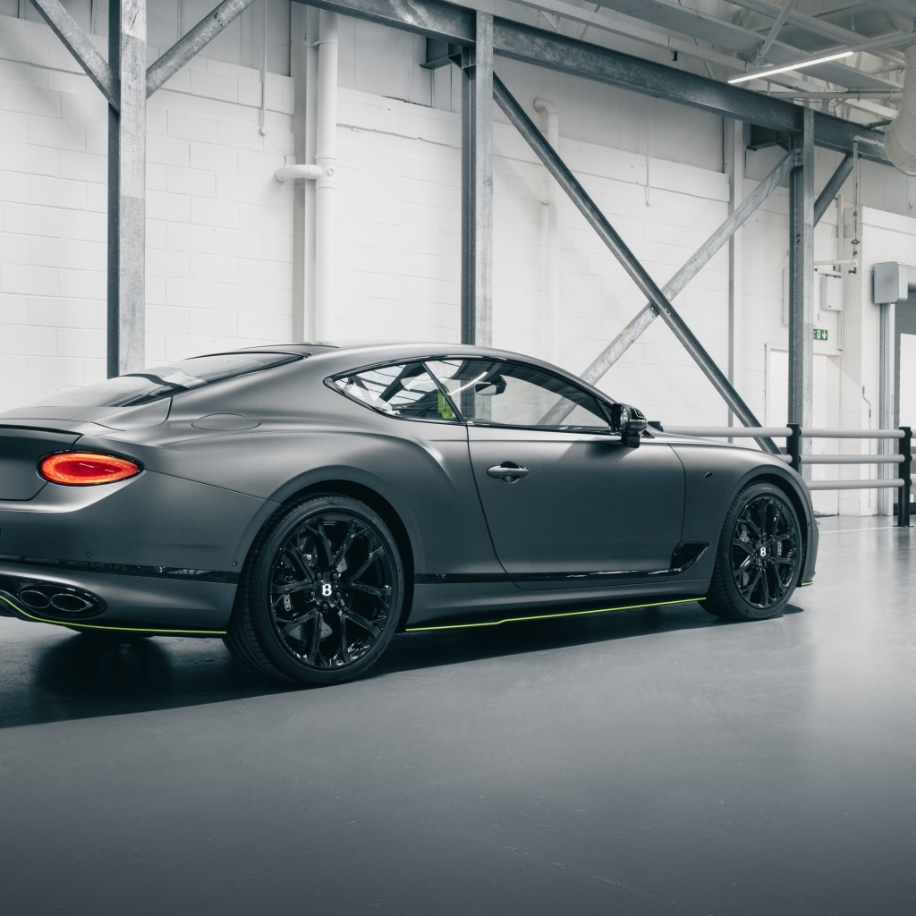 Вид сзади на автомобиль Bentley Continental GT V8 S