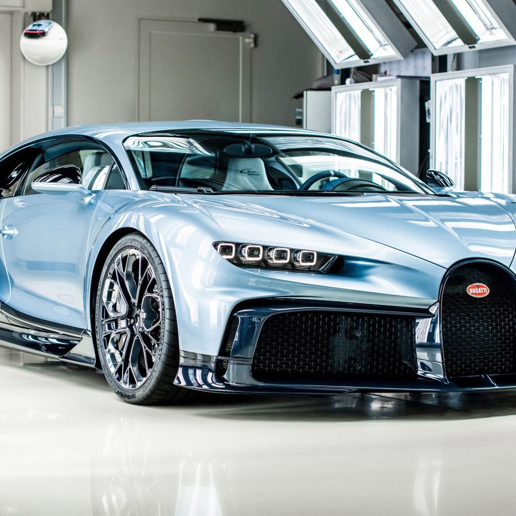 Быстрый дорогой автомобиль Bugatti Chiron