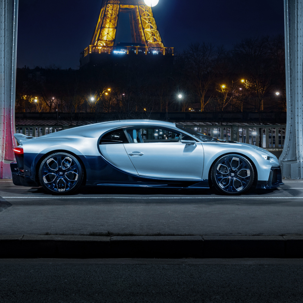 Спорткар Bugatti Chiron Profilée вид сбоку