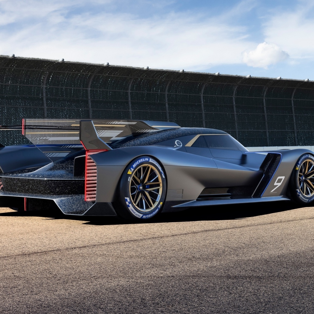 Черный гиперкар Cadillac Project GTP вид сзади