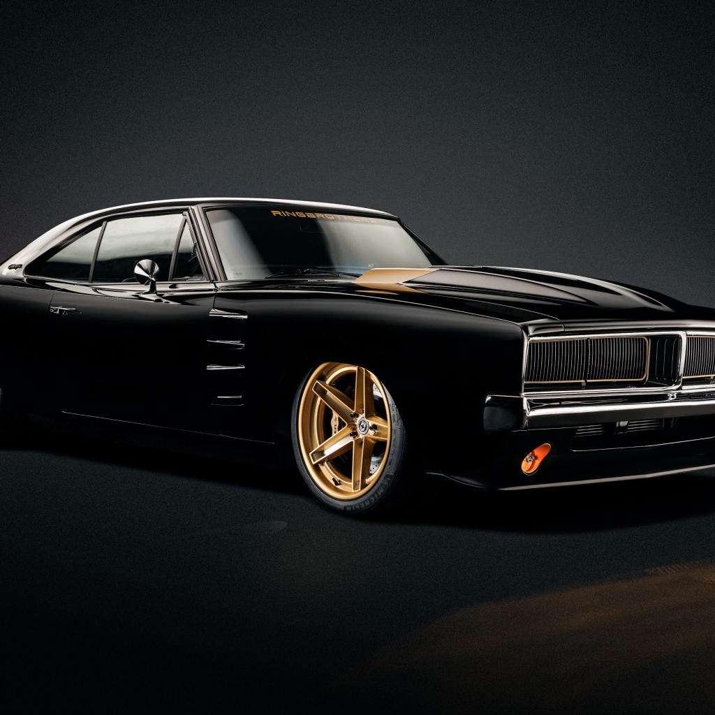 Черный ретро автомобиль Dodge Charger Tusk 1969 года