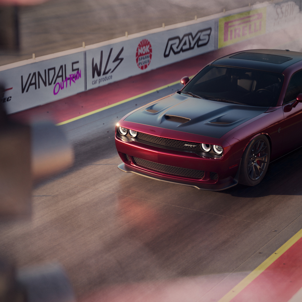 Автомобиль Dodge Challenger SRT Hellcat на гонках