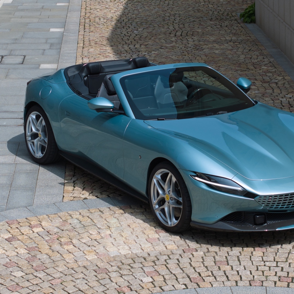 Автомобиль Ferrari Roma Spider 2023  года