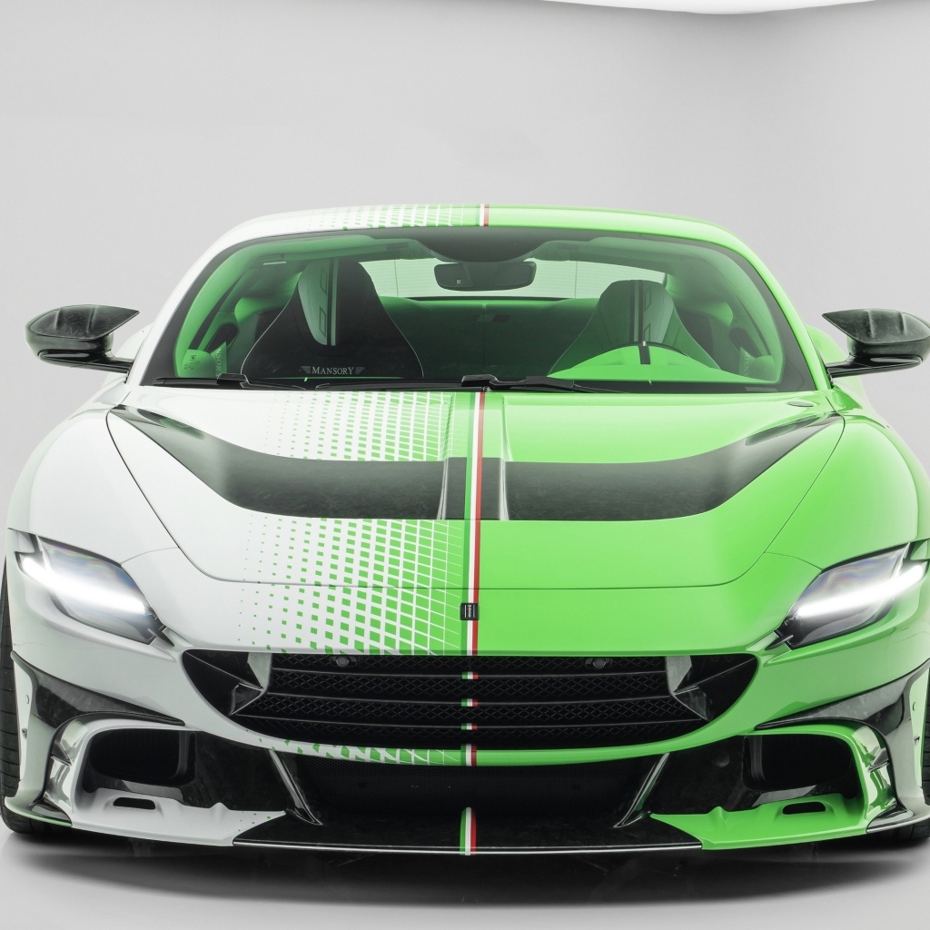 Автомобиль Mansory Tempesta Verde Ferrari Roma вид спереди