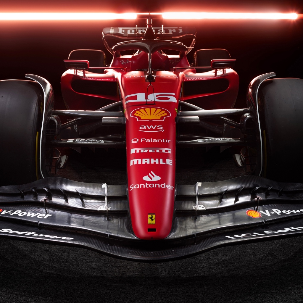Автомобиль Ferrari SF-23 F1 2023  вид спереди