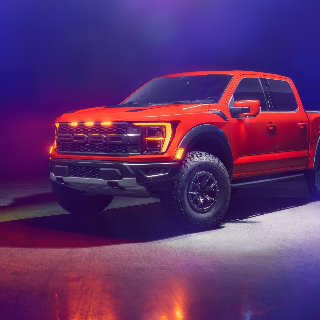 Красный пикап Ford F-150 Raptor