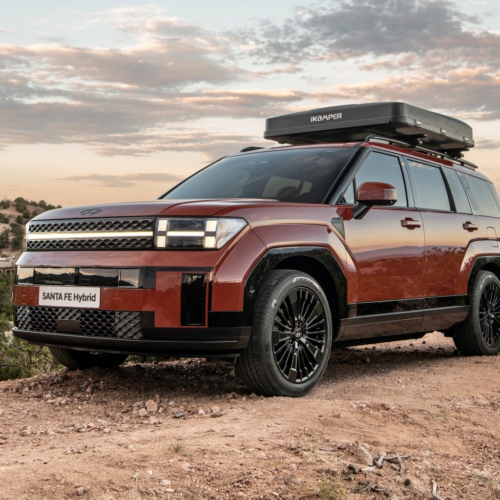 Автомобиль Hyundai Santa Fe Hybrid 2023 года