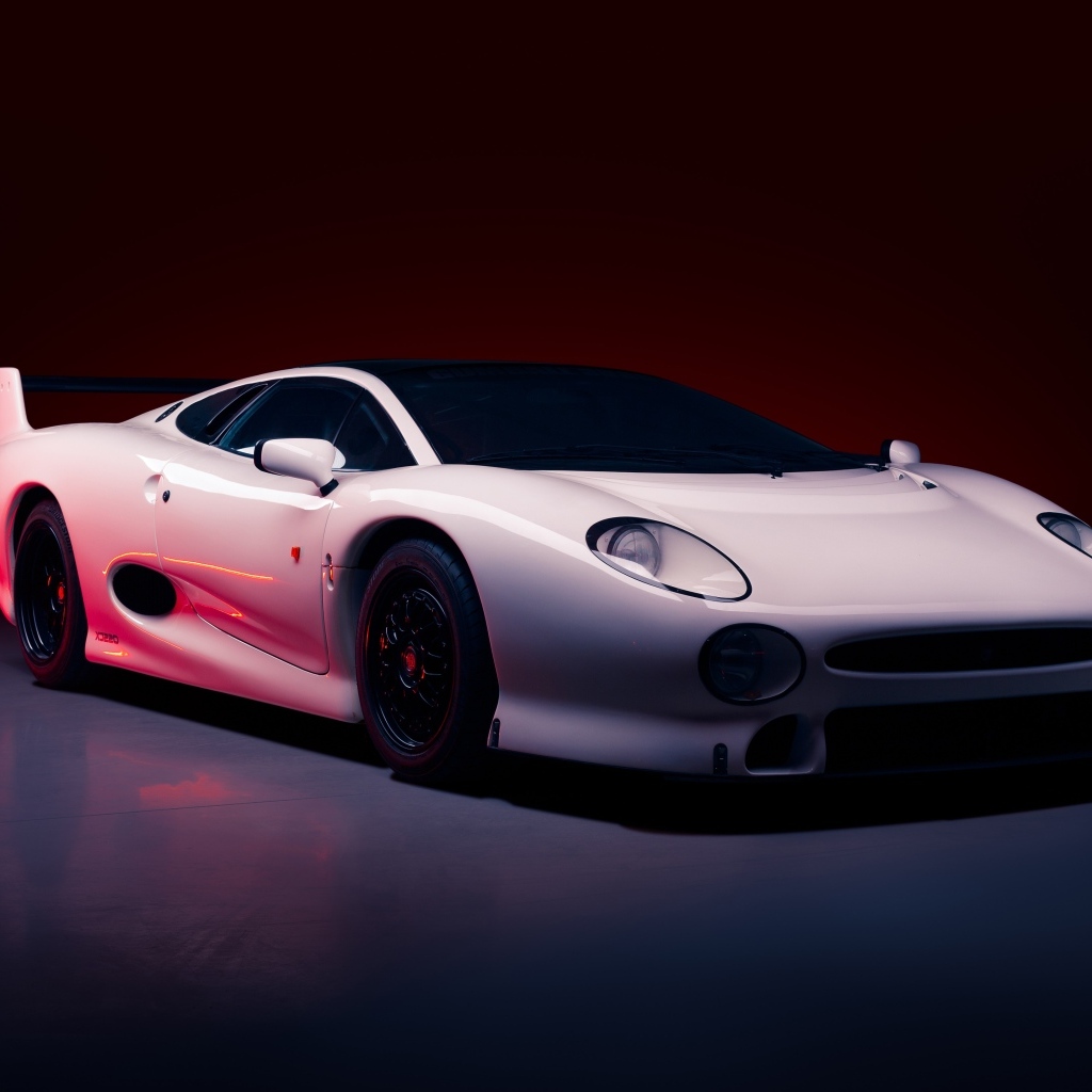 Стильный быстрый кабриолет Jaguar XJ220