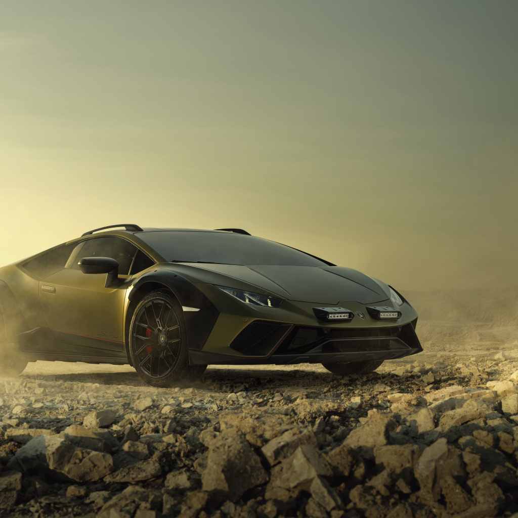 Автомобиль Lamborghini Huracan Sterrato 2023 года