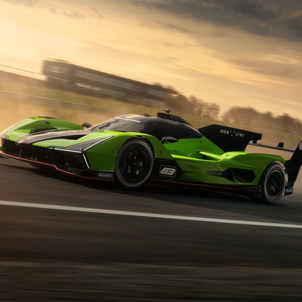 Автомобиль Lamborghini SC63 2023 года на гоночной трассе