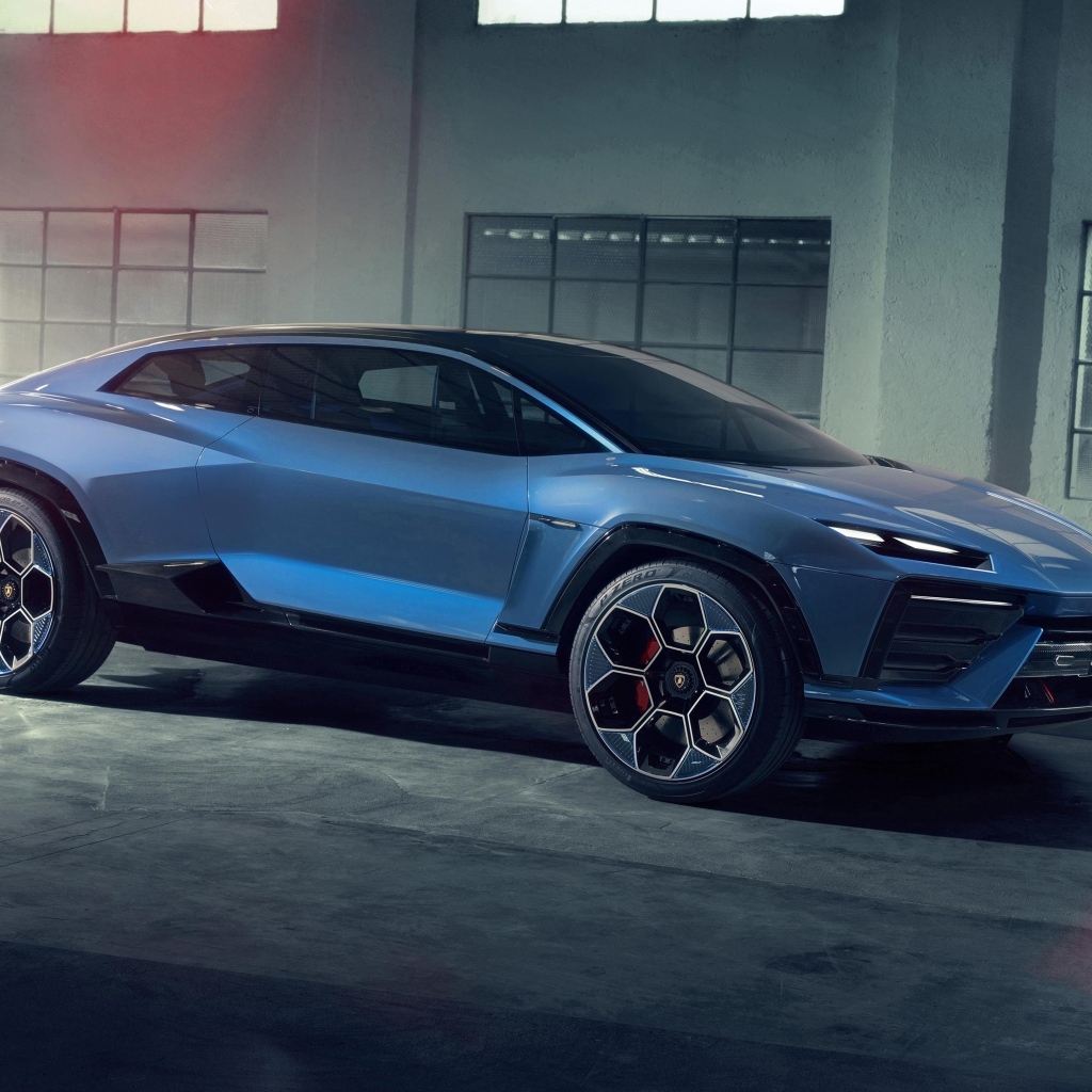 Синий автомобиль Lamborghini Lanzador Concept EV вид сбоку