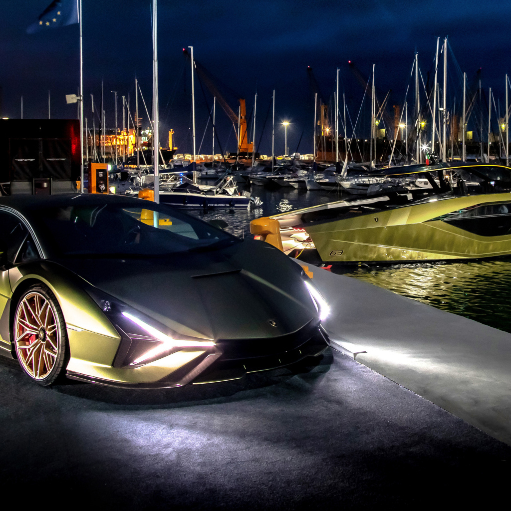 Автомобиль  Lamborghini 63 Lamborghini Sián  на пристани 