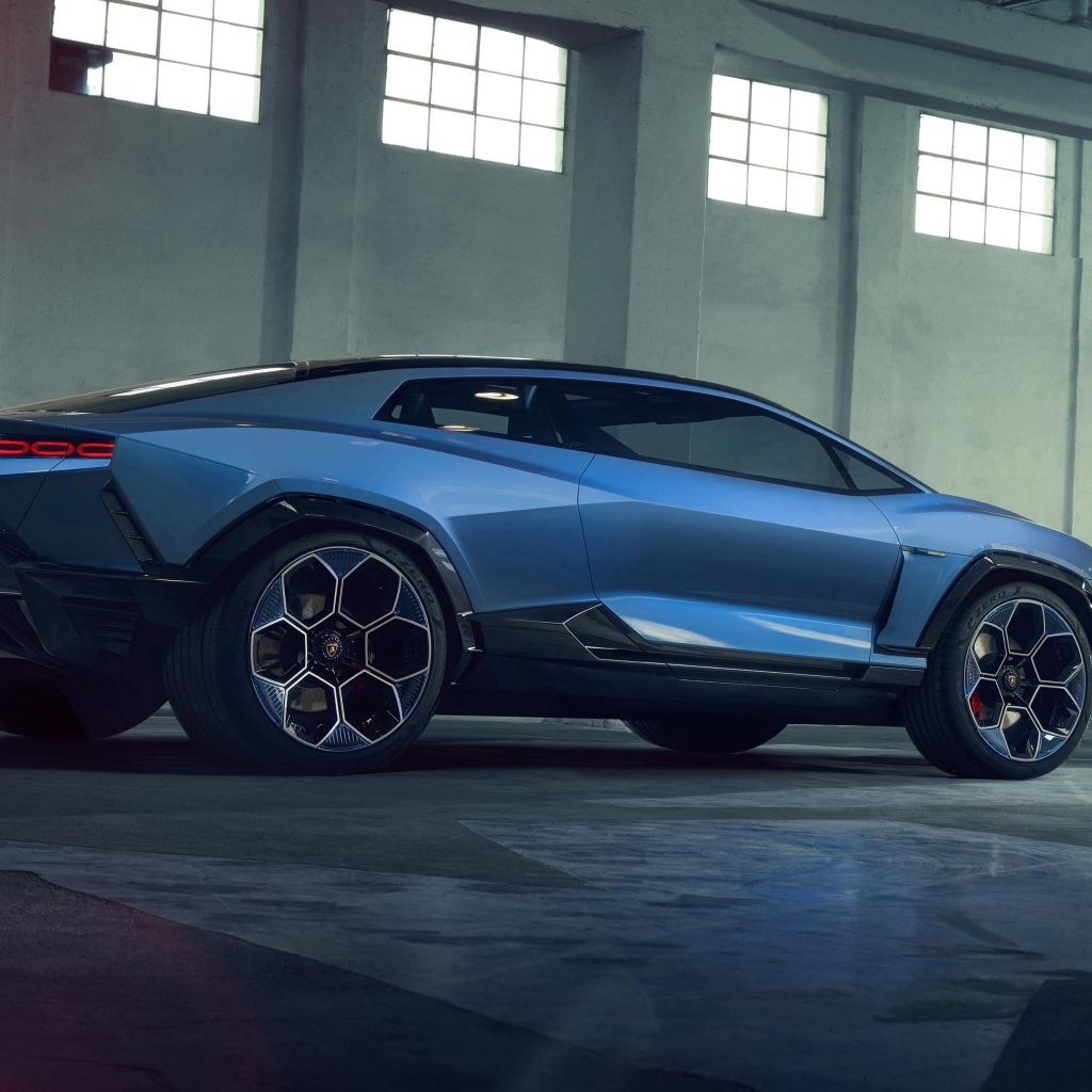 Вид сбоку на автомобиль Lamborghini Lanzador Concept EV