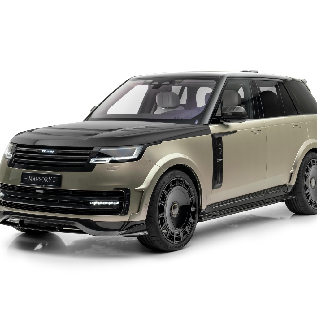 Внедорожник Mansory Range Rover 2023 года на белом фоне